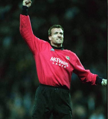 Blackburn Rovers V Newcastle United, Premier League Tim Flowers of Blackburn Rovers celebrates during the Premier League match between Blackburn Rovers and Newcastle United at Ewood Park on May 8, 1995 in Blackburn, England. Blackburn Ewood Park England United Kingdom Copyright: xAllstarxPicturexLibraryxLtdx