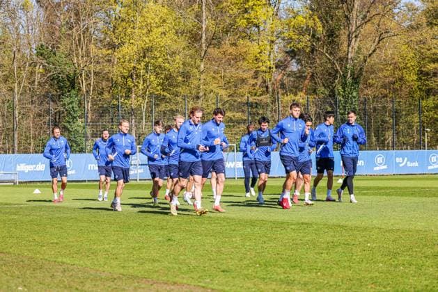 Training on 02 04 26, Men, Soccer, Season 2025 2026, 2 Liga, Karlsruher SC Why the players run at the start of training Karlsruhe Wildparkstadion Baden Württemberg Germany