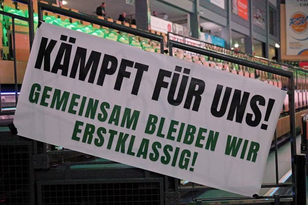 02 04 2026, xovx, Handball Daikin Handball Bundesliga, HSG Wetzlar TVB Stuttgart Banner of the fans of HSG Wetzlar to the team before the game against TVB Stuttgart Wetzlar Buderus Arena Hessen Germany EN