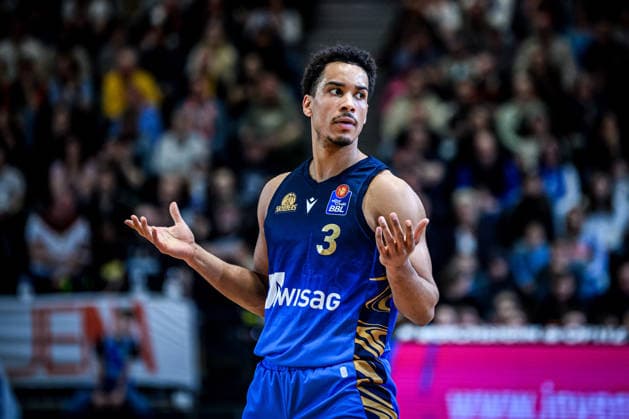 easycredit BBL Basketball Bundesliga 2025 2026 27 Matchday 02 04 2026 Science City Jena vs SKYLINERS Frankfurt Garai Zeeb Frankfurt , portrait, incomprehension, hands Sparkassen Arena