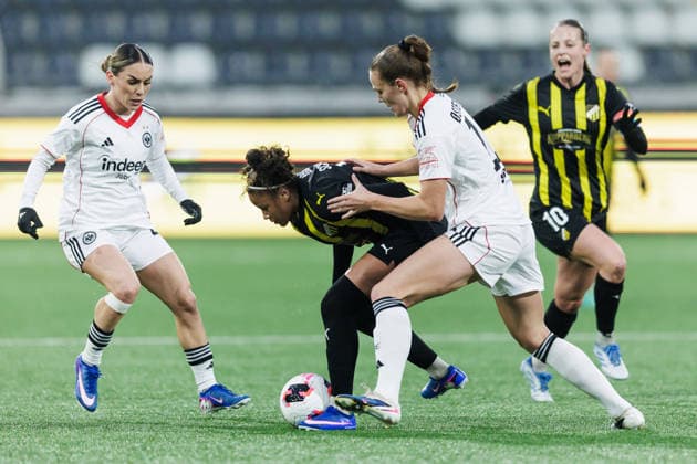 260402 Felicia Schröder of Häcken and Marthine ostenstad of Eintracht Frankfurt during the UEFA Women s Europa Cup semifinal between Häcken and Eintracht Frankfurt on April 2, 2026 in Gothenburg Photo Michael Erichsen BILDBYRAN COP 89 MI0962 fotboll football soccer fotball europa cup häcken eintracht frankfurt uefa womens europa cup dam bbeng semifinal  Copyright: MICHAELxERICHSEN BB260402MI016