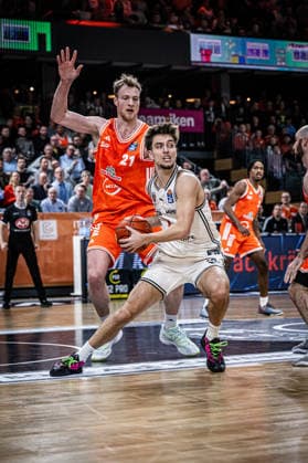 1 Basketball Bundesliga, easyCredit BBL, Season 2025 2026, Men, Main Round, Matchday 27, 02 04 2026, RASTA Vechta BMA365 Bamberg Baskets Zachary Ensminger 1 BMA365 Bamberg Baskets in action Vechta RASTA Dome Lower Saxony Germany