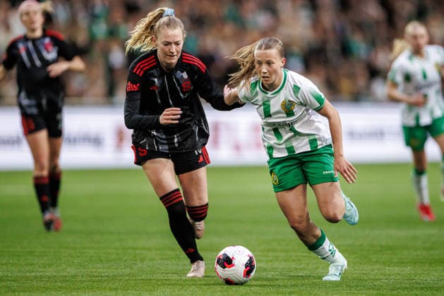 260402 Tori Hansen of Sparta Prague and Fanny Peterson of Hammarby during the UEFA Women s Europa Cup semifinal between Hammarby and Sparta Prague on April 2, 2026 in Stockholm Photo Kenta Jönsson BILDBYRAN COP 210 KJ0331 fotboll football soccer fotball europa cup hammarby sparta prague uefa womens europa cup semifinal dam bbeng  Copyright: KENTAxJÖNSSON BB260402KJ011