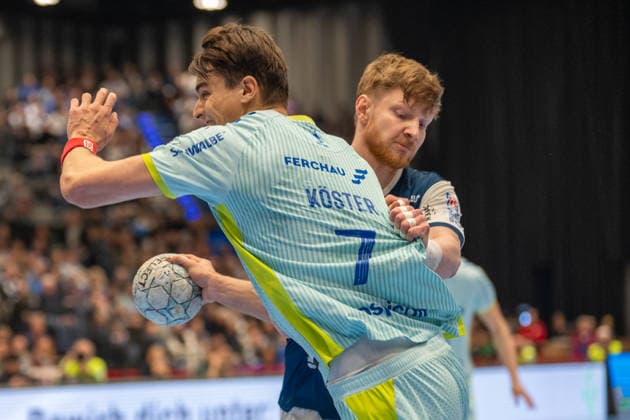 duel between Julian Koester VfL Gummersbach, 07 and Johannes Wasielewski Bergischer HC 06, 77 Bergischer HC vs VfL Gummersbach, Handball, DAIKIN HBL, 27 Matchday, Season 2025 2026, 02 04 2026 Bergischer HC vs VfL Gummersbach, Handball, DAIKIN HBL, 27 Matchday, Season 2025 2026, 02 04 2026 Duesseldorf Copyright: xEibner-Pressefoto ThomasxHaeslerx EP_THR
