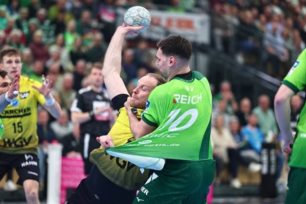 Lenny Rubin TVB Stuttgart, 44 in duel with Josip Simic HSG Wetzlar, 10 GER, HSG Wetzlar vs TVB Stuttgart, Handball, 1 Bundesliga, Matchday 27, Season 2025 2026, 02 04 2026 GER, HSG Wetzlar vs TVB Stuttgart, Handball, 1 Bundesliga, Matchday 27, Season 2025 2026, 02 04 2026 Wetzlar Copyright: xEibner-Pressefoto RenexWeissx EP_RWS