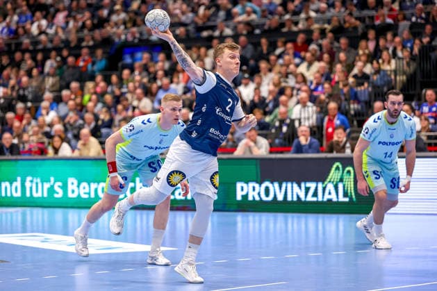 02 04 2026, Handball, HBL, Bergischer HC VfL Gummersbach, Mitsubishi Electric HALLE Düsseldorf Noah Beyer BHC 02 throws the ball at the goal North Rhine-Westphalia Germany