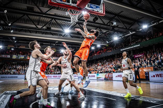1 Basketball Bundesliga, easyCredit BBL, Season 2025 2026, Men, Main Round, Matchday 27, 02 04 2026, RASTA Vechta BMA365 Bamberg Baskets Tevin Brown 10 RASTA Vechta at the Korbleger Vechta RASTA Dome Niedersachsen Germany