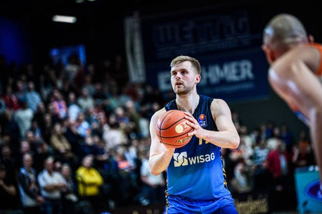 easycredit BBL Basketball Bundesliga 2025 2026 27 Matchday 02 04 2026 Science City Jena vs SKYLINERS Frankfurt Till Pape Frankfurt , Portrait, Free Throw Sparkassen Arena