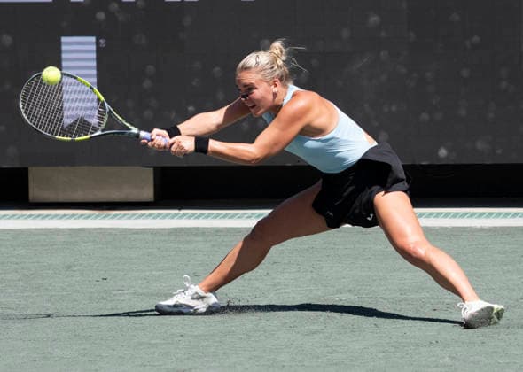 TENNIS 2026: Credit One Charleston Open APRIL 02 April 2, 2026: Belinda Bencic (SUI) defeated Sara Bejlek (CZE) 7-6, 6-2 at the Credit One Charleston Open being played at Family Circle Tennis Center in Charleston, South Carolina USA Ã‚ÂLeslie Billman Tennisclix (Credit Image: Â Leslie Billman Cal Media) Charleston South Carolina USA EDITORIAL USE ONLY Copyright: xx ZUMA-20260402_zma_c04_038.jpg LesliexBillmanx csmphotothree484896