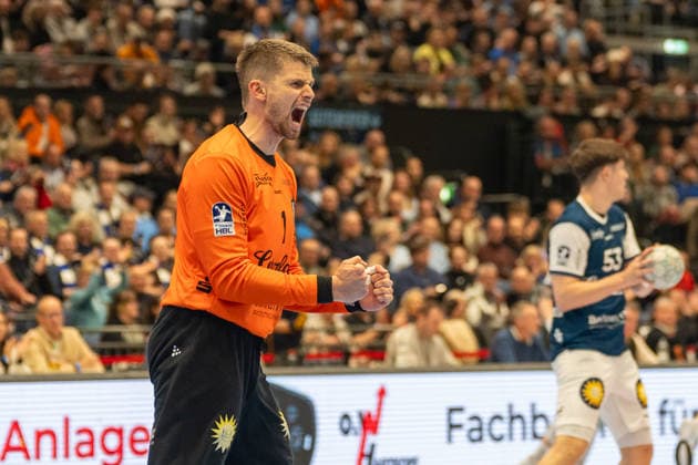 Christopher Rudeck Bergischer HC 06, 01 celebrates a successful defense Bergischer HC vs VfL Gummersbach, Handball, DAIKIN HBL, Matchday 27, Season 2025 2026, 02 04 2026 Bergischer HC vs VfL Gummersbach, Handball, DAIKIN HBL, Matchday 27, Season 2025 2026, 02 04 2026 Duesseldorf Copyright: xEibner-Pressefoto ThomasxHaeslerx EP_THR