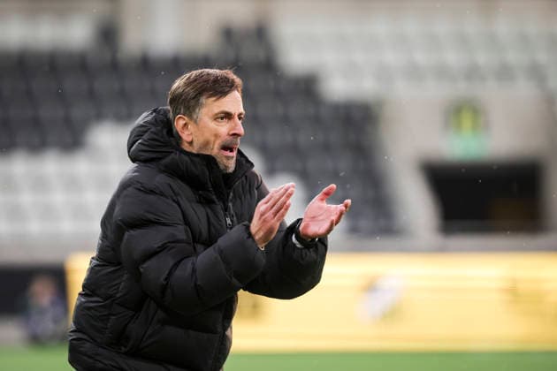 GÖTEBORG, SWEDEN 20260402 Eintracht Frankfurt coach Nikolaos Arnautis during Thursdays Europa Cup semi-final between BK Häcken and Eintracht Frankfurt at Nordic Wellness arena Hisingen Arena GÖTEBORG SWEDEN x9200x  Copyright: xAdamxIhse TTx EUROPA CUP HÄCKEN-FRANKFURT