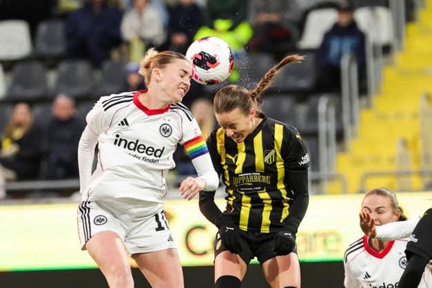 Sport Bilder des Tages GÖTEBORG, SVERIGE 20260402 Eintracht Frankfurts Laura Freigang (tv) och Häckens Aivi Luik under torsdagens semifinal i Europa Cup mellan BK Häcken och Eintracht Frankfurt pa Nordic Wellness arena (Hisingen Arena). GÖTEBORG SVERIGE x9200x *** GÖTEBORG, SWEDEN 20260402 Eintracht Frankfurts Laura Freigang left and Häckens Aivi Luik during Thursdays Europa Cup semi-final between BK Häcken and Eintracht Frankfurt at Nordic Wellness arena Hisingen Arena GÖTEBORG SWEDEN x9200x  Copyright: xAdamxIhse TTx EUROPA CUP HÄCKEN-FRANKFURT