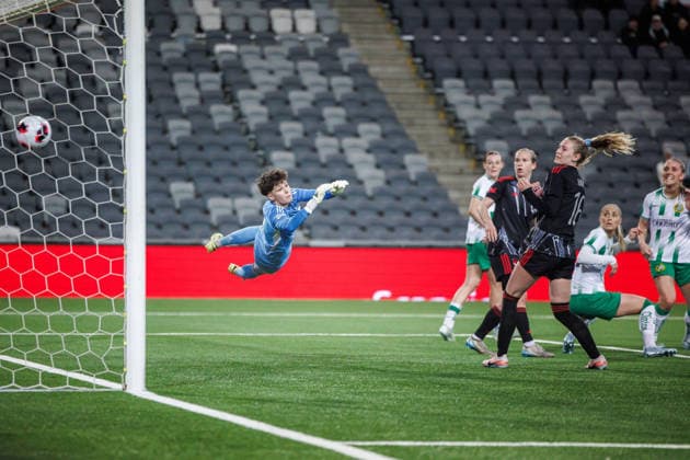 260402 Fanny Peterson of Hammarby not pictured scores the 1 0 goal behind goalkeeper Lisan Alkemade of Sparta Prague during the UEFA Women s Europa Cup semifinal between Hammarby and Sparta Prague on April 2, 2026 in Stockholm Photo Kenta Jönsson BILDBYRAN COP 210 KJ0331 fotboll football soccer fotball europa cup hammarby sparta prague uefa womens europa cup semifinal dam bbeng  Copyright: KENTAxJÖNSSON BB260402KJ017