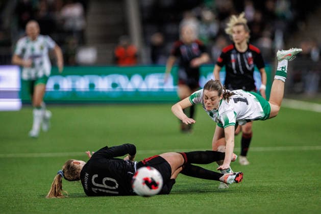 260402 Tori Hansen of Sparta Prague and Sofia Reidy of Hammarby during the UEFA Women s Europa Cup semifinal between Hammarby and Sparta Prague on April 2, 2026 in Stockholm Photo Kenta Jönsson BILDBYRAN COP 210 KJ0331 fotboll football soccer fotball europa cup hammarby sparta prague uefa womens europa cup semifinal dam bbeng  Copyright: KENTAxJÖNSSON BB260402KJ018