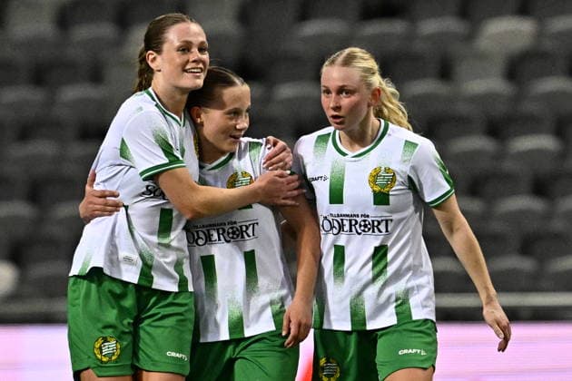 STOCKHOLM, SWEDEN 20260402 Hammarby s Fanny Peterson right celebrates with Stina Lennartsson after her 1 0 goal during Thursday s semi final in the European Cup between Hammarby IF and AC Sparta Prague at 3Arena STOCKHOLM SWEDEN x10030x  Copyright: xJonasxEkströmer TTx EUROPEAN CUP HAMMARBY-SPARTA PRAGUE