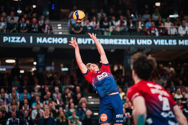 CEV Cup SVG Lüneburg Greenyard Maaseik, 02 04 2026 Santeri Välimaa SVG Lüneburg, 12 plays the ball CEV Volleyball Cup, semi-final, second leg SVG Lüneburg vs Greenyard Maaseik on 02 04 2026 in the LKH Arena, Lüneburg Copyright: xBEAUTIFULxSPORTS Tonhäuserx