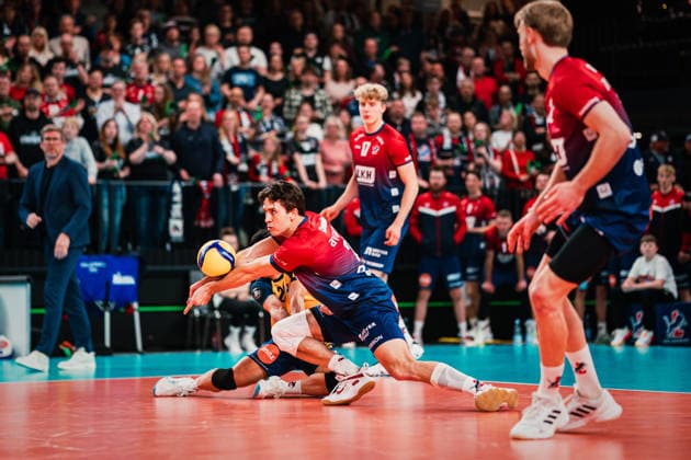 CEV Cup SVG Lüneburg Greenyard Maaseik, 02 04 2026 Ethan Champlin SVG Lüneburg, 20 takes the ball CEV Volleyball Cup, semi-final, second leg SVG Lüneburg vs Greenyard Maaseik on 02 04 2026 at LKH Arena, Lüneburg Copyright: xBEAUTIFULxSPORTS Tonhäuserx