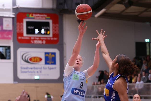 02 04 2026, Basketball, Women, Season 2025 2026, Toyota Womens Basketball Bundesliga, Playoffs, Saarlouis Royals Basketball Club Marburg e V , Emma Eichmeyer Saarlouis Royals , Lia Kentzler Basketball Club Marburg e V Saarlouis Stadtgartenhalle Saarland Germany DEU Copyright: xSebastianxBachx