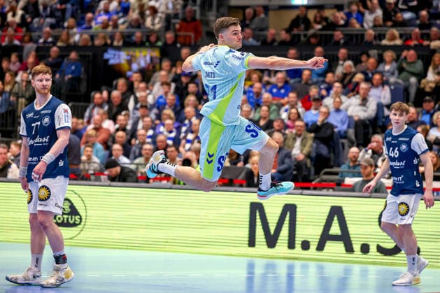 02 04 2026, Handball, HBL, Bergischer HC VfL Gummersbach, Mitsubishi Electric HALLE Düsseldorf Kay Smits VfL Gummersbach 31 throws the ball at the goal North Rhine-Westphalia Germany