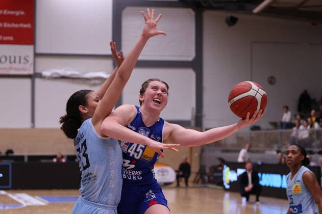 02 04 2026, Basketball, Women, Season 2025 2026, Toyota Womens Basketball Bundesliga, Playoffs, Saarlouis Royals Basketball Club Marburg e V , Brynn Shoup Hill Saarlouis Royals , Allyson Fertig Basketball Club Marburg e V Saarlouis Stadtgartenhalle Saarland Germany DEU Copyright: xSebastianxBachx
