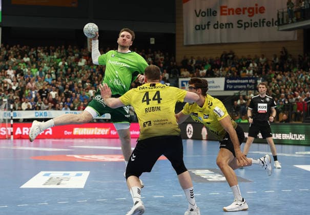 02 04 2026, xovx, Handball Daikin Handball Bundesliga, HSG Wetzlar TVB Stuttgart v l Dominik Mappes HSG Wetzlar , Lenny Rubin TVB Stuttgart , Antonio Serradilla TVB Stuttgart Wetzlar Buderus Arena Hessen Germany EN
