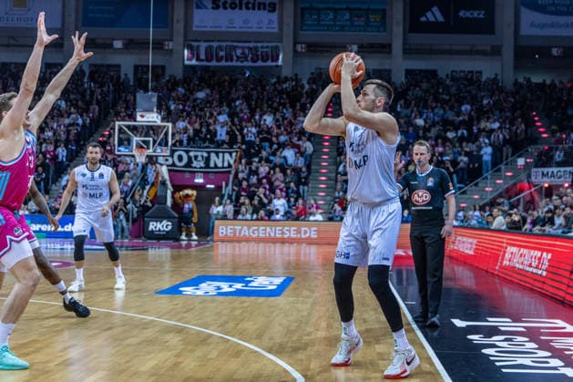 Ryan Mikesell MLP Academics Heidelberg, 33 comes free to throw Telekom Baskets Bonn vs MLP Academics Heidelberg, Basketball, easy Credit BBL, Matchday 27, 2025 2026, 02 04 2026 Telekom Baskets Bonn vs MLP Academics Heidelberg, Basketball, easy Credit BBL, Matchday 27, 2025 2026, 02 04 2026 Bonn Copyright: xEibner-Pressefoto GerhardxWingenderx EP_GWR