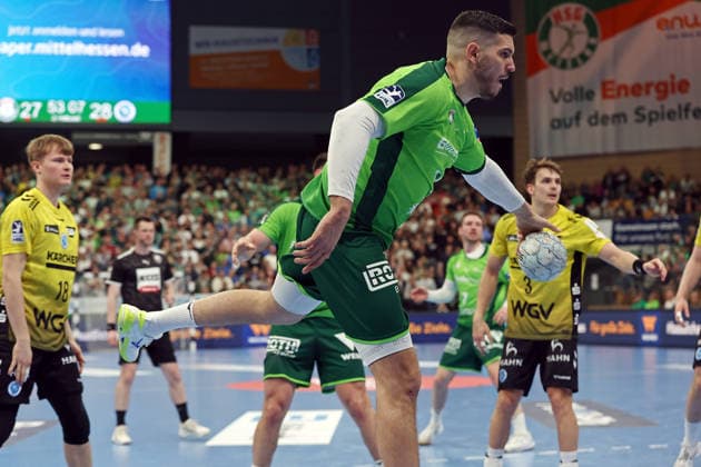 02 04 2026, xovx, Handball Daikin Handball Bundesliga, HSG Wetzlar TVB Stuttgart v l Linus Schmid TVB Stuttgart , Stefan Cavor HSG Wetzlar , Max Häfner TVB Stuttgart Wetzlar Buderus Arena Hessen Germany EN
