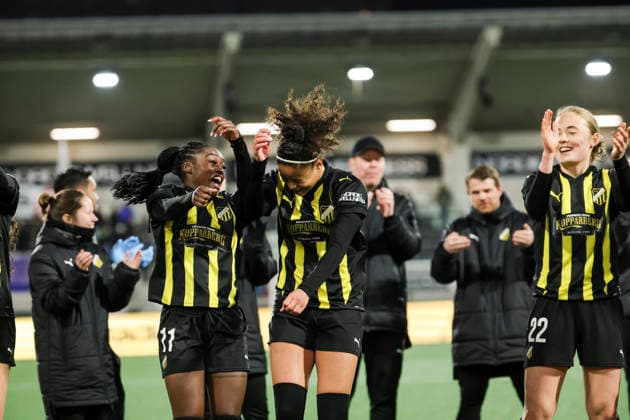 GOTHENBURG, SWEDEN 20260402 Häcken s Monica Jusu Bah and Felicia Schröder celebrate after Thursday s semi final in the European Cup between BK Häcken and Eintracht Frankfurt at the Nordic Wellness arena Hisingen Arena GÖTEBORG SWEDEN x9200x  Copyright: xAdamxIhse TTx EUROPEAN CUP HOCKEY-FRANKFURT