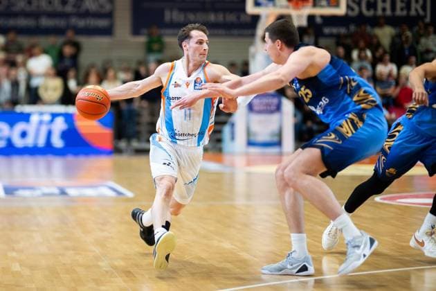 BASKETBALL EASYCREDIT BBL 27 GAME DAY SCIENCE CITY JENA SKYLINERS FRANKFURT FOR EDITORIAL PURPOSES ONLY p 02 04 2026 Jena Basketball easyCredit BBL 1 Basketball Bundesliga Season 2025 2026 27 Matchday Sparkassen Arena Science City Jena SKYLINERS Frankfurt in photo Jack Pagenkopf 11 Science City Jena in duel with Jacob Knauf 25 SKYLINERS Germany Thueringen Jena Copyright SaschaxFromm Copyright: SaschaxFromm doc858vgnh3k1cugb31195d ,EDITORIAL USE ONLY Copyright: SaschaxFromm