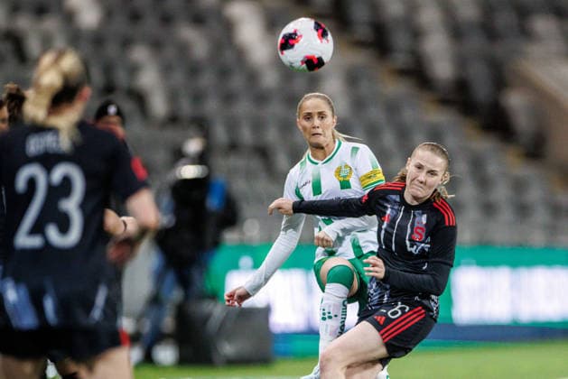 260402 Alice Carlsson of Hammarby and Denisa Rancova of Sparta Prague during the UEFA Women s Europa Cup semifinal between Hammarby and Sparta Prague on April 2, 2026 in Stockholm Photo Kenta Jönsson BILDBYRAN COP 210 KJ0331 fotboll football soccer fotball europa cup hammarby sparta prague uefa womens europa cup semifinal dam bbeng  Copyright: KENTAxJÖNSSON BB260402KJ028