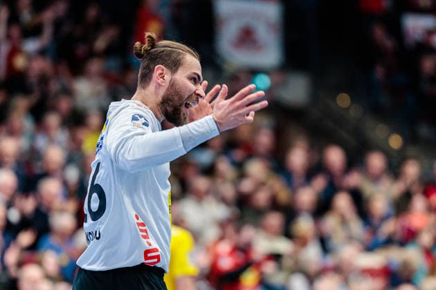 Trouble at Petros Boukovinas HSC 2000 Coburg, 16 GER, TuS N Luebbecke vs HSC 2000 Coburg, Handball, 2 Bundesliga, Matchday 26, Season 2025 2026, 02 04 2026 GER, TuS N Luebbecke vs HSC 2000 Coburg, Handball, 2 Bundesliga, Matchday 26, Season 2025 2026, 02 04 2026 Luebbecke Copyright: xEibner-Pressefoto JanxRollingerx EP_JSK