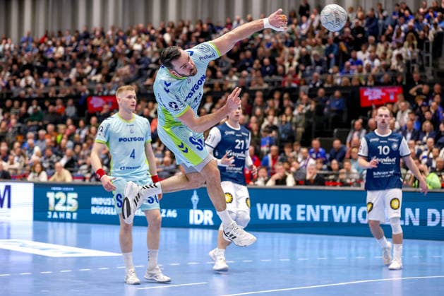 02 04 2026, Handball, HBL, Bergischer HC VfL Gummersbach, Mitsubishi Electric HALLE Düsseldorf Teitur Örn Einarsson VfL Gummersbach 14 throws the ball on goal North Rhine-Westphalia Germany