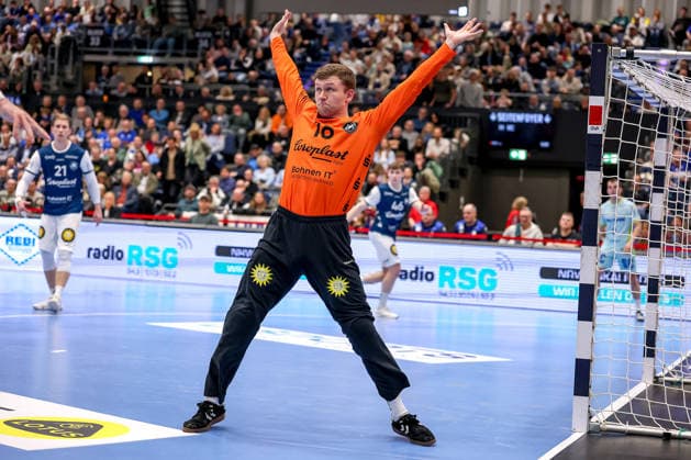 02 04 2026, Handball, HBL, Bergischer HC VfL Gummersbach, Mitsubishi Electric HALLE Düsseldorf Goalkeeper Lukas Diedrich BHC 16 Parade North Rhine-Westphalia Germany
