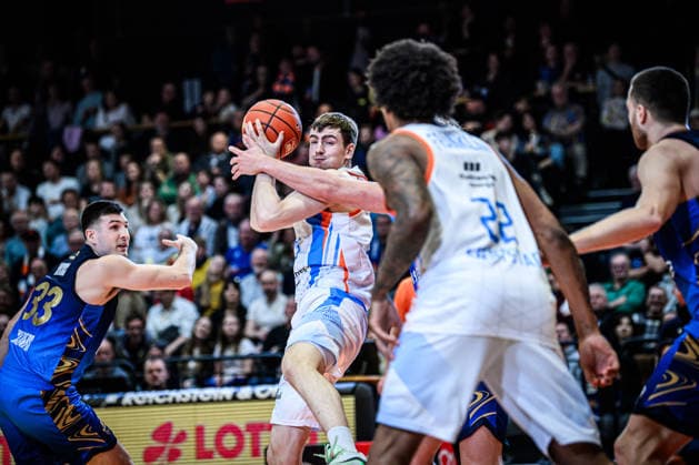 easycredit BBL Basketball Bundesliga 2025 2026 27 Matchday 02 04 2026 Science City Jena vs SKYLINERS Frankfurt Mitte Lorenz Bank Jena am Ball Sparkassen Arena