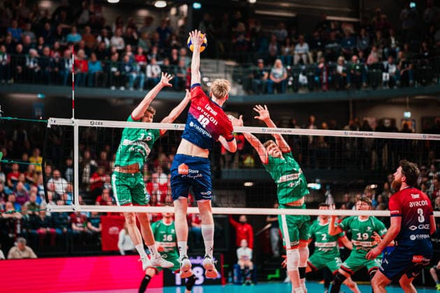 CEV Cup SVG Lüneburg Greenyard Maaseik, 02 04 2026 Axel Larsen SVG Lüneburg, 18 hits the ball CEV Volleyball Cup, semi-final, second leg SVG Lüneburg vs Greenyard Maaseik on 02 04 2026 in the LKH Arena, Lüneburg Copyright: xBEAUTIFULxSPORTS Tonhäuserx