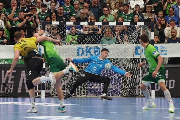 02 04 2026, xovx, Handball Daikin Handball Bundesliga, HSG Wetzlar TVB Stuttgart v l Lenny Rubin TVB Stuttgart , Stefan Cavor HSG Wetzlar , Anadin Suljakovic HSG Wetzlar secures the 31 31 with his save, Jona Schoch HSG Wetzlar Wetzlar Buderus Arena Hessen Germany EN