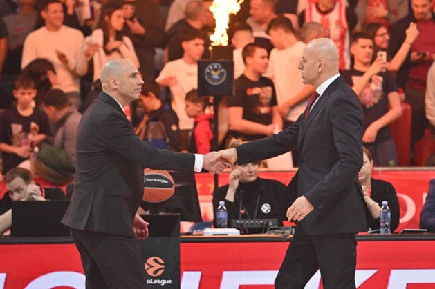 CRVENA ZVEZDA vs PARTIZAN JOAN PENARROYA Djoan Penjaroja trener vs SASA OBRADOVIC coach basketball Crvena zvezda vs Parizan Euroleague at Beogradska arena, Belgrade 02.04.2026 Foto: BASKETBALL, EUROLEAGUE, CRVENA ZVEZDA, RED STAR, PARTIZAN Belgrade Belgrade arena Serbia Copyright: xMarkoxMetlas xMNxPressx