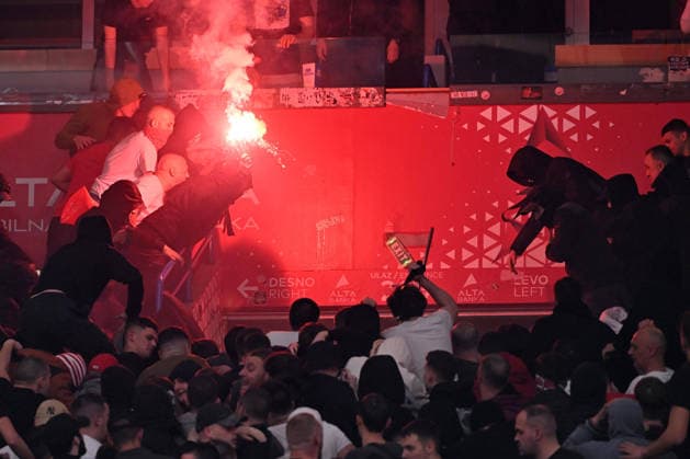 CRVENA ZVEZDA vs PARTIZAN SUPPORTERS basketball Crvena zvezda vs Parizan Euroleague at Beogradska arena, Belgrade 02.04.2026 Foto: BASKETBALL, EUROLEAGUE, CRVENA ZVEZDA, RED STAR, PARTIZAN Belgrade Belgrade arena Serbia Copyright: xMarkoxMetlas xMNxPressx