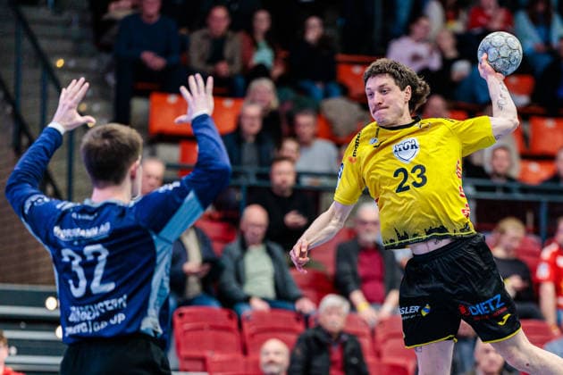 f l Leon Grabenstein TuS N Luebbecke, 32 , Jannes Krone HSC 2000 Coburg, 23 GER, TuS N Luebbecke vs HSC 2000 Coburg, Handball, 2 Bundesliga, Matchday 26, Season 2025 2026, 02 04 2026 GER, TuS N Luebbecke vs HSC 2000 Coburg, Handball, 2 Bundesliga, Matchday 26, Season 2025 2026, 02 04 2026 Luebbecke Copyright: xEibner-Pressefoto JanxRollingerx EP_JSK