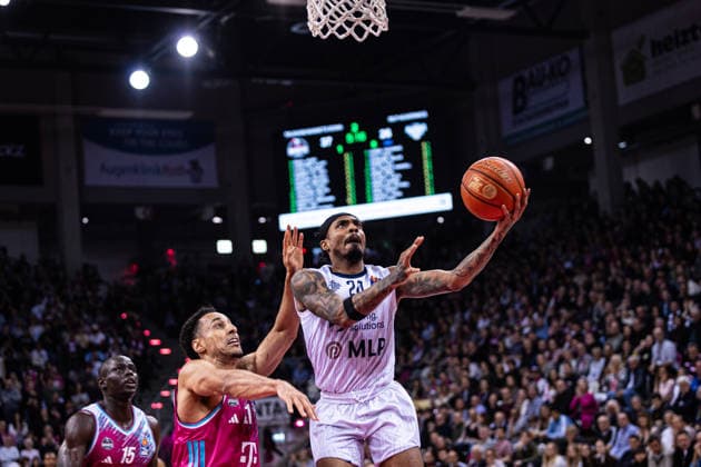 easyCredit Basketball Bundesliga Telekom Baskets Bonn MLP Academics Heidelberg 02 04 2026 Michael Weathers MLP ACADEMICS HEIDELBERG 20 at the basket easyCredit Basketball Bundesliga Telekom Baskets Bonn MLP Academics Heidelberg 02 04 2026, Telekom Dome Bonn Copyright: xBEAUTIFULxSPORTS Derixx