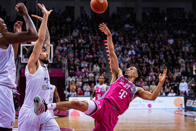 easyCredit Basketball Bundesliga Telekom Baskets Bonn MLP Academics Heidelberg 02 04 2026 Joel Aminu Telekom Baskets Bonn 21 in the fall easyCredit Basketball Bundesliga Telekom Baskets Bonn MLP Academics Heidelberg 02 04 2026, Telekom Dome Bonn Copyright: xBEAUTIFULxSPORTS Derixx