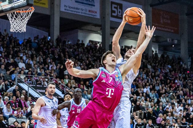 Ryan Mikesell MLP Academics Heidelberg, 33 vs Grayson Murphy Telekom Baskets Bonn, 07 , Paul Zipser MLP Academics Heidelberg, 09 Telekom Baskets Bonn vs MLP Academics Heidelberg, Basketball, easy Credit BBL, 27 Matchday, 2025 2026, 02 04 2026 Telekom Baskets Bonn vs MLP Academics Heidelberg, Basketball, easy Credit BBL, 27 Matchday, 2025 2026, 02 04 2026 Bonn Copyright: xEibner-Pressefoto GerhardxWingenderx EP_GWR