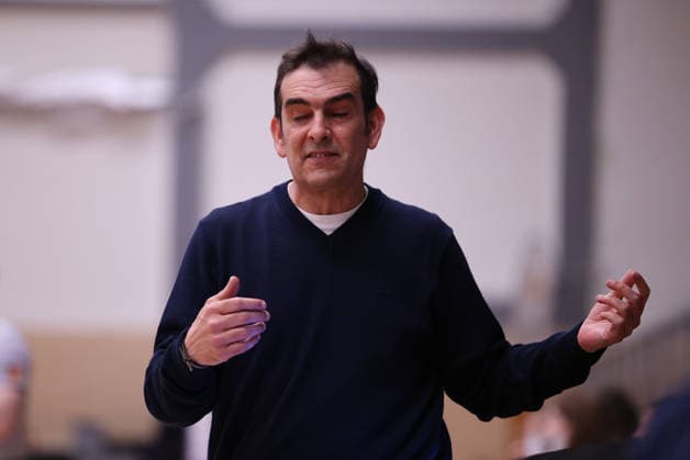 02 04 2026, Basketball, Women, Season 2025 2026, Toyota Womens Basketball Bundesliga, Playoffs, Saarlouis Royals Basketball Club Marburg e V , Coach Jose Araujo Basketball Club Marburg e V Saarlouis Stadtgartenhalle Saarland Germany DEU Copyright: xSebastianxBachx