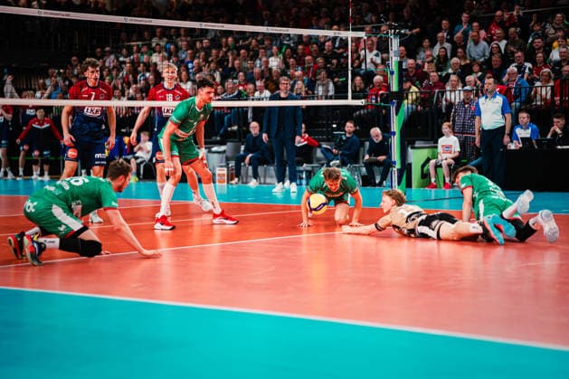CEV Cup SVG Lüneburg Greenyard Maaseik, 02 04 2026 Greenyard Maaseik fails to get the ball CEV Volleyball Cup, semi-final, second leg SVG Lüneburg vs Greenyard Maaseik on 02 04 2026 at LKH Arena, Lüneburg Copyright: xBEAUTIFULxSPORTS Tonhäuserx