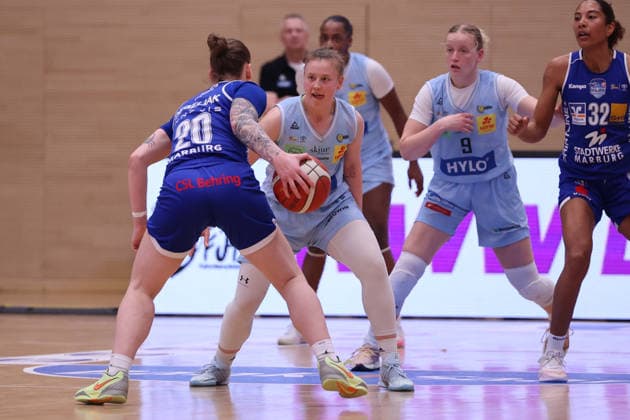 02 04 2026, Basketball, Women, Season 2025 2026, Toyota Womens Basketball Bundesliga, Playoffs, Saarlouis Royals Basketball Club Marburg e V , Roosa Lehtoranta Saarlouis Royals , Lea Debeljak Basketball Club Marburg e V Saarlouis Stadtgartenhalle Saarland Germany DEU Copyright: xSebastianxBachx
