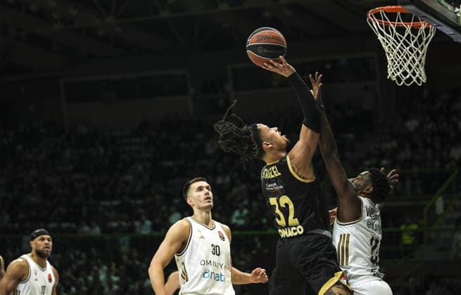 Dubai Basketball v AC Monaco - EuroLeague SARAJEVO, BOSNIA AND HERZEGOVINA - APRIL 2: Matthew Strazel (32) of Monaco in action during the EuroLeague match between Dubai Basketball and AS Monaco at Zetra Arena on April 2, 2026 in Sarajevo, Bosnia and Herzegovina. Samir Jordamovic Anadolu Sarajevo Bosnia and Herzegovina. Editorial use only. Please get in touch for any other usage.  Copyright: x2026xAnadoluxSamirxJordamovicx