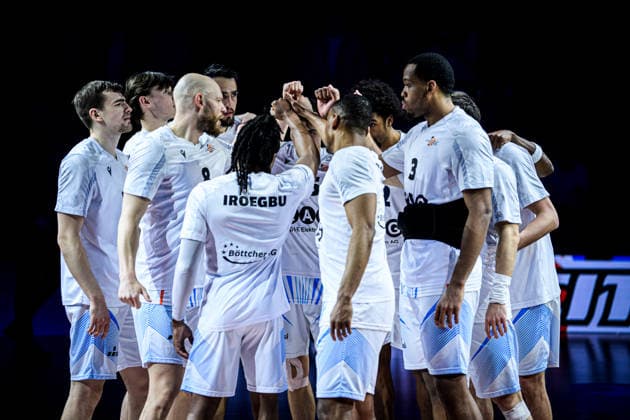 easycredit BBL Basketball Bundesliga 2025 2026 27 Matchday 02 04 2026 Science City Jena vs SKYLINERS Frankfurt Jena team stands together in the huddle before the start of the match Sparkassen Arena