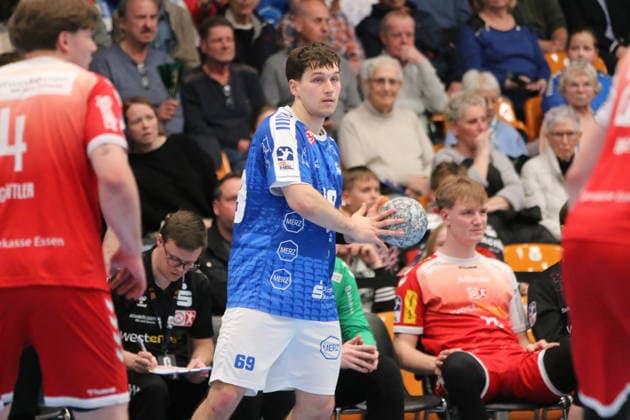02 04 2026 Handball Men 2025 2026 2 Handball Bundesliga 26 Matchday Dessau Roßlauer HV 06 TUSEM Essen Anhalt Arena Dessau Niklas Döbbel Dessau, 69, blue on the ball Dessau Roßlau Sachsen Anhalt Germany