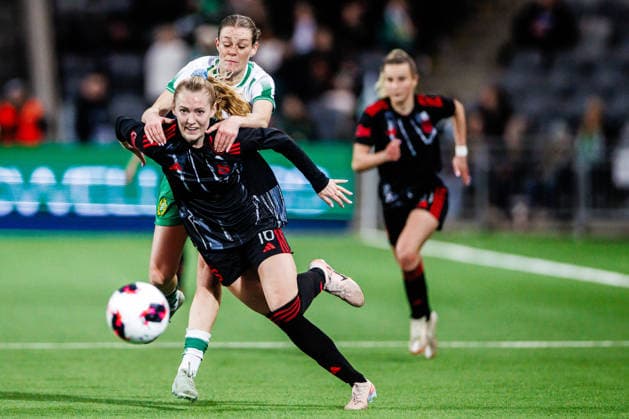 Sport Bilder des Tages 260402 Tori Hansen of Sparta Prague and Sofia Reidy of Hammarby during the UEFA Women s Europa Cup semifinal between Hammarby and Sparta Prague on April 2, 2026 in Stockholm. Photo: Kenta Jönsson BILDBYRAN COP 210 KJ0331 fotboll football soccer fotball europa cup hammarby sparta prague uefa womens europa cup semifinal dam bbeng *** 260402 Tori Hansen of Sparta Prague and Sofia Reidy of Hammarby during the UEFA Women s Europa Cup semifinal between Hammarby and Sparta Prague on April 2, 2026 in Stockholm Photo Kenta Jönsson BILDBYRAN COP 210 KJ0331 fotboll football soccer fotball europa cup hammarby sparta prague uefa womens europa cup semifinal dam bbeng  Copyright: KENTAxJÖNSSON BB260402KJ067