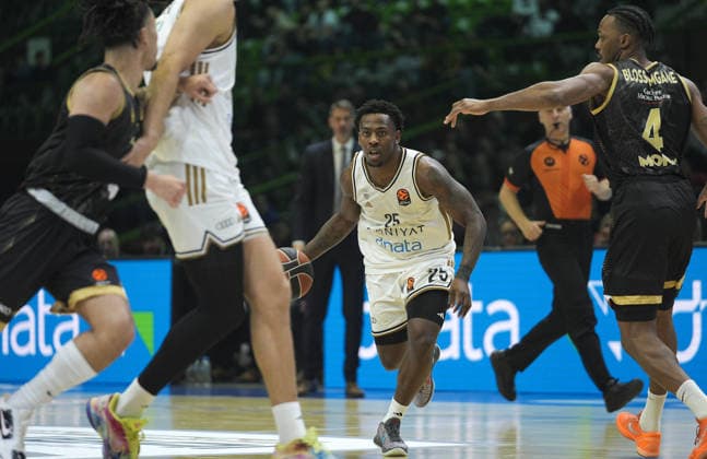 Dubai Basketball v AC Monaco - EuroLeague SARAJEVO, BOSNIA AND HERZEGOVINA - APRIL 2: Players compete during the EuroLeague match between Dubai Basketball and AS Monaco at Zetra Arena on April 2, 2026 in Sarajevo, Bosnia and Herzegovina. Samir Jordamovic Anadolu Sarajevo Bosnia and Herzegovina. Editorial use only. Please get in touch for any other usage.  Copyright: x2026xAnadoluxSamirxJordamovicx